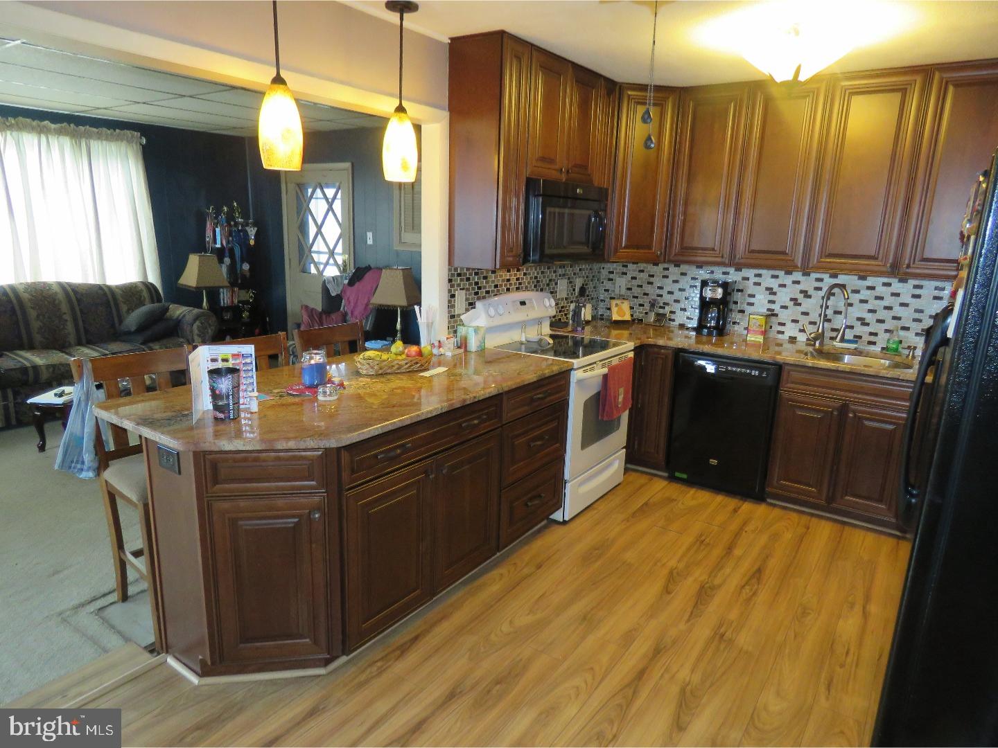 40 Candytuft Road Levittown, PA 19057 - Photo 2 of 13 Gallery Image 2