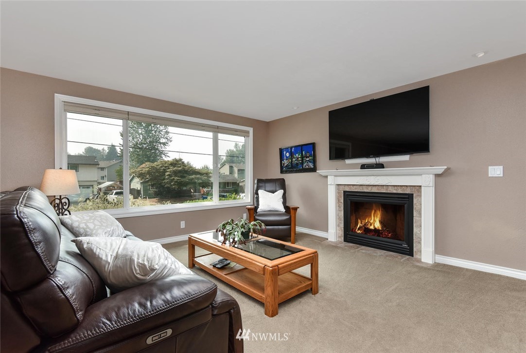 12040 155th Avenue Southeast Renton, WA 98059 - Photo 3 of 25 Gallery Image 3