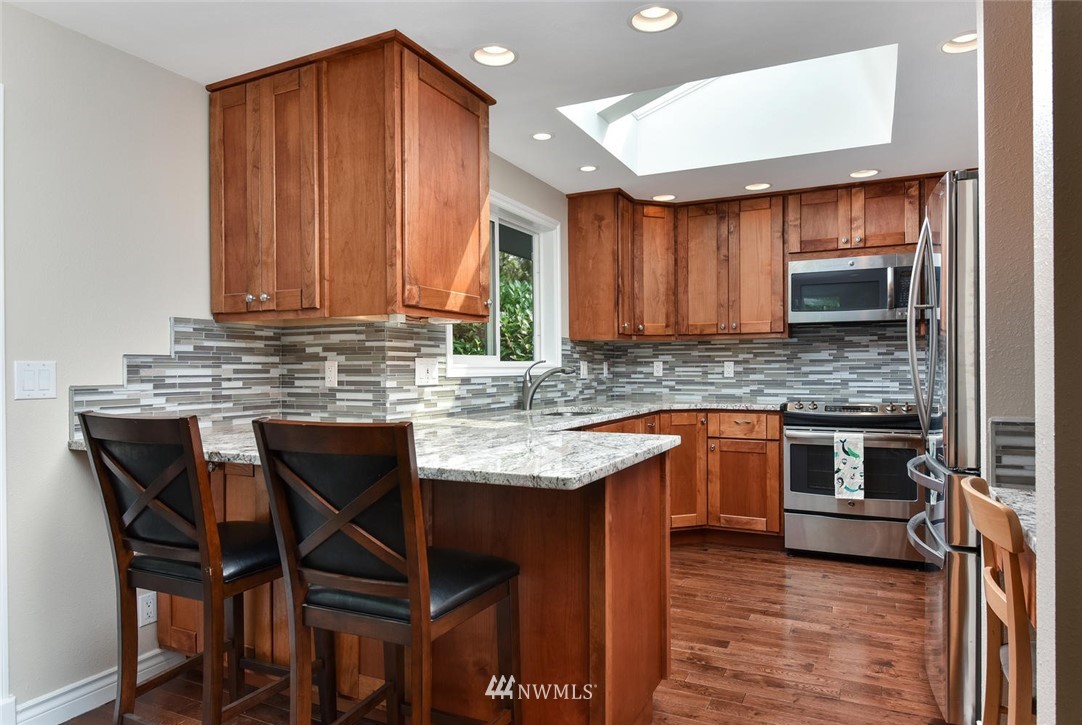 12040 155th Avenue Southeast Renton, WA 98059 - Photo 7 of 25 Gallery Image 7
