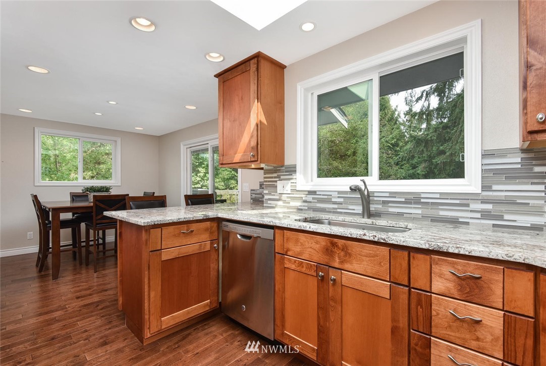 12040 155th Avenue Southeast Renton, WA 98059 - Photo 8 of 25 Gallery Image 8