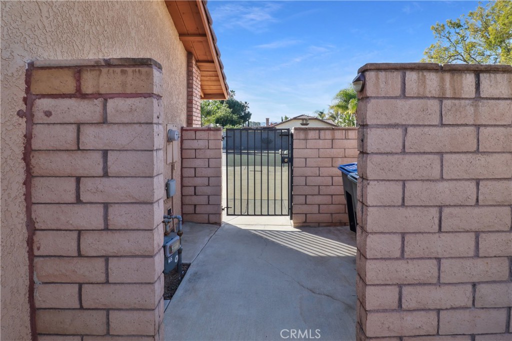 3635 Courbette Drive Riverside, CA 92503 - Photo 20 of 27