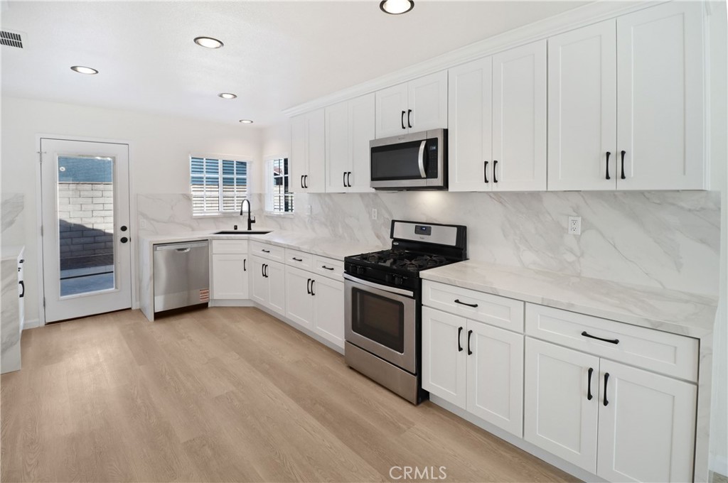 3635 Courbette Drive Riverside, CA 92503 - Photo 9 of 27