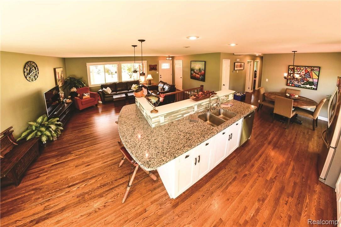2970 Ridge Road White Lake, MI 48383 - Photo 9 of 43 15.jpg