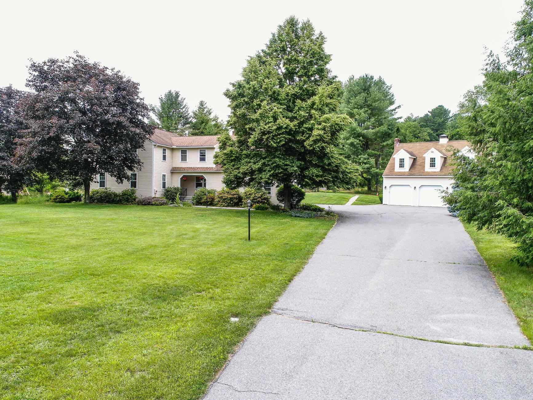 513 Mammoth Road Pelham, NH 03076 - Photo 2 of 40