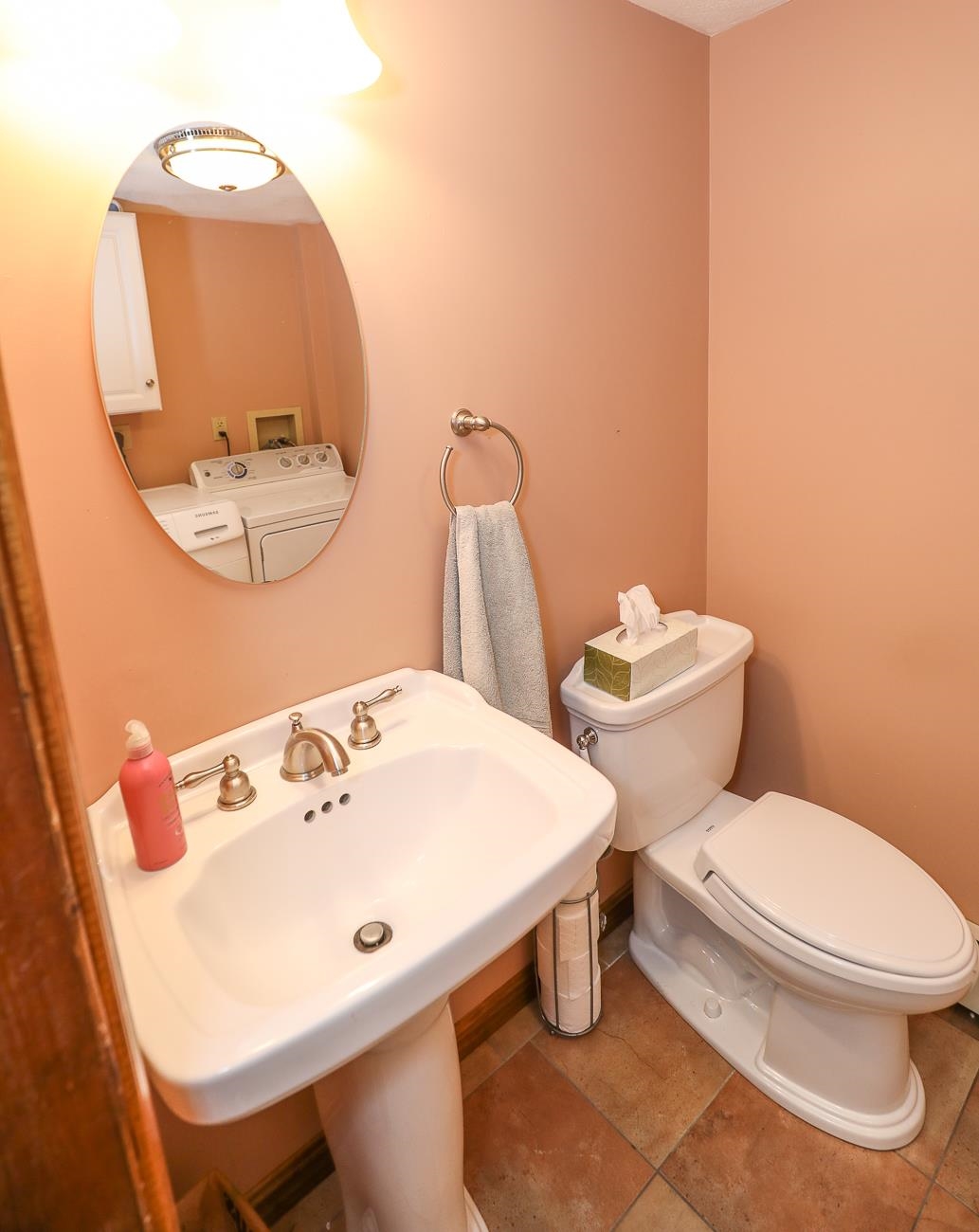 513 Mammoth Road Pelham, NH 03076 - Photo 18 of 40