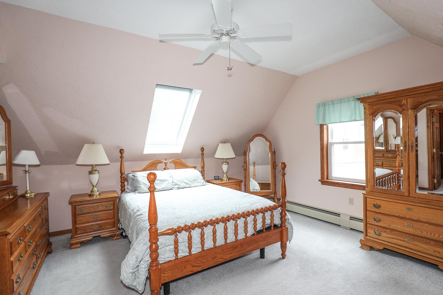 513 Mammoth Road Pelham, NH 03076 - Photo 20 of 40
