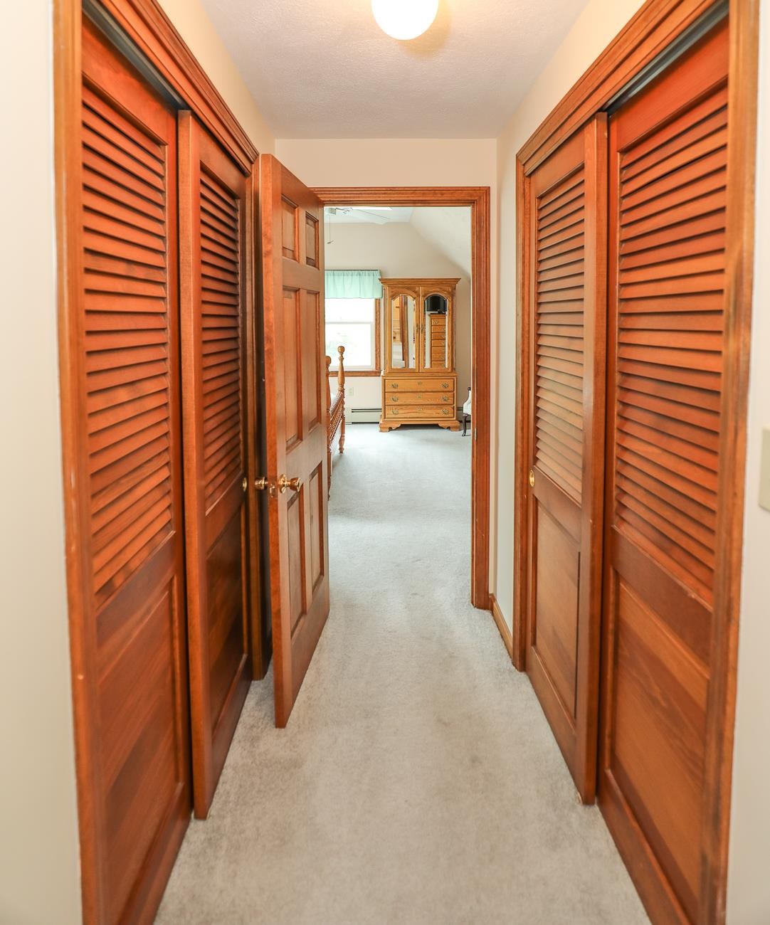 513 Mammoth Road Pelham, NH 03076 - Photo 22 of 40