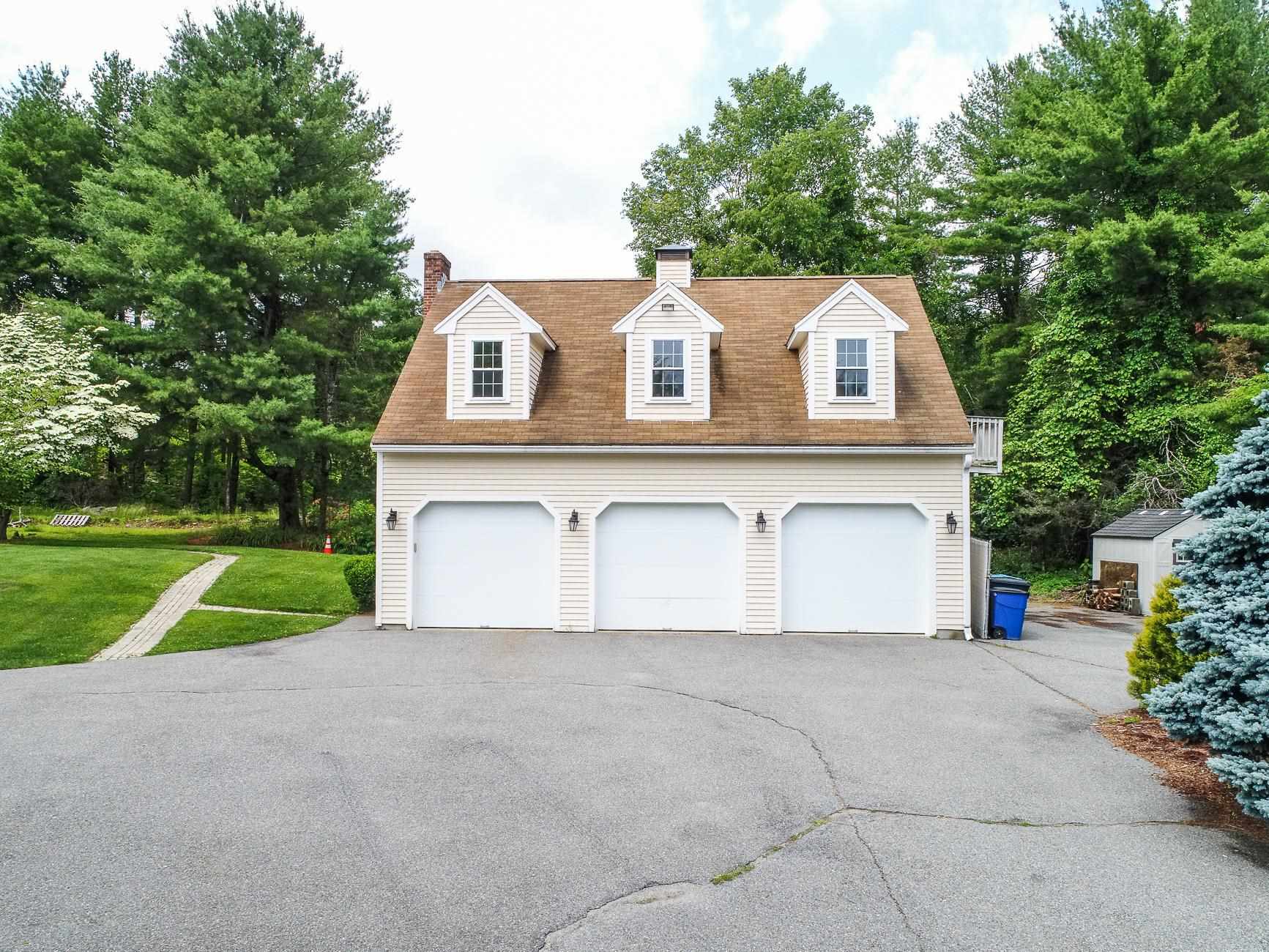 513 Mammoth Road Pelham, NH 03076 - Photo 33 of 40
