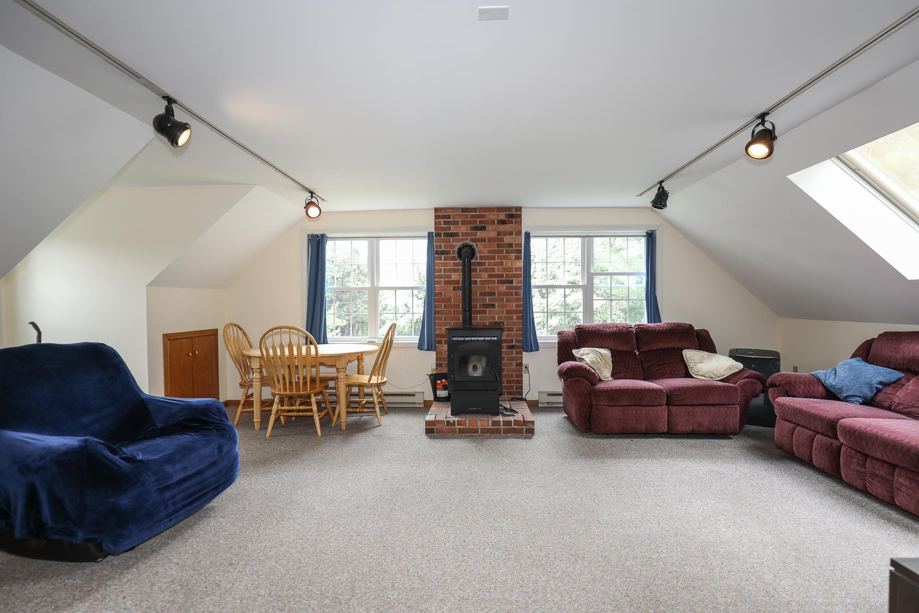 513 Mammoth Road Pelham, NH 03076 - Photo 37 of 40