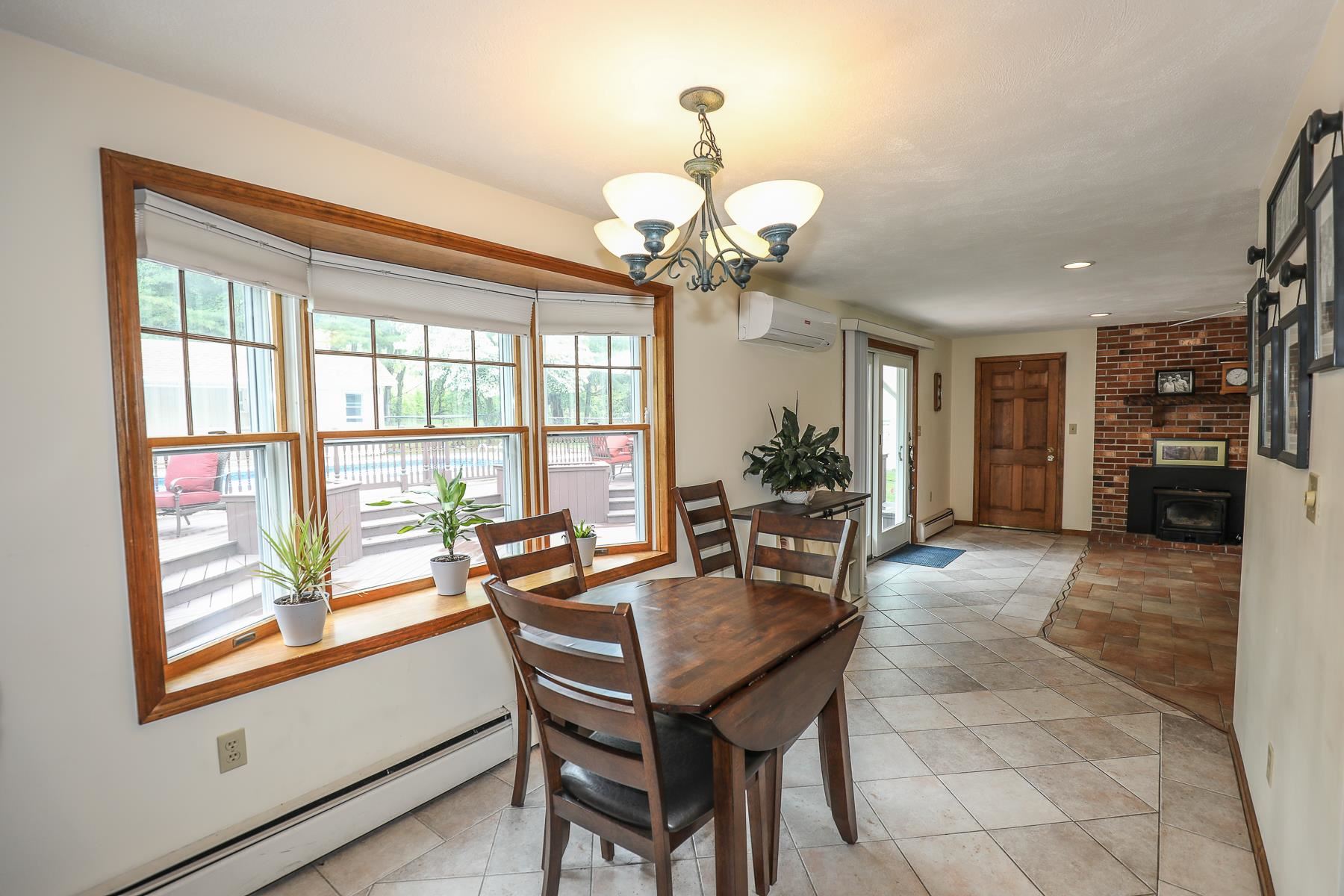 513 Mammoth Road Pelham, NH 03076 - Photo 10 of 40