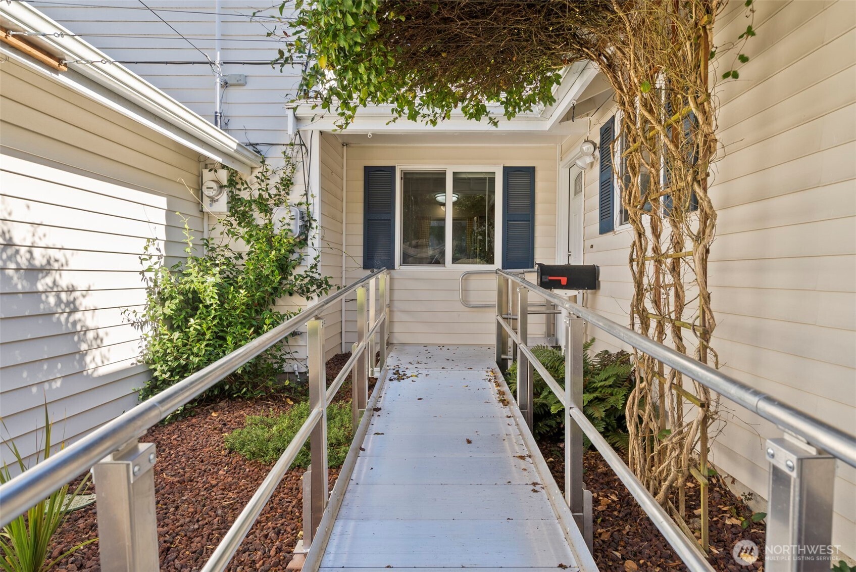 2621 North Vassault Street Tacoma, WA 98407 - Photo 9 of 40