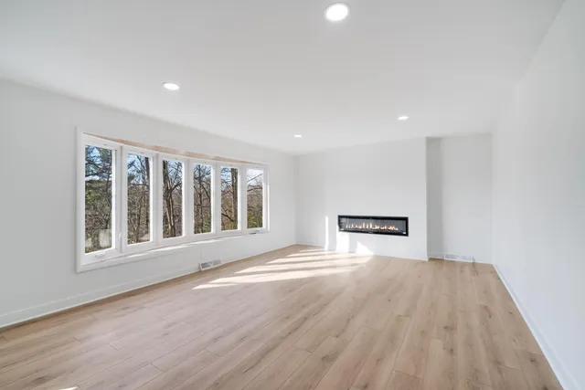 $619,900 | 21740 West Lochinvar Lane, New Berlin, WI 53146