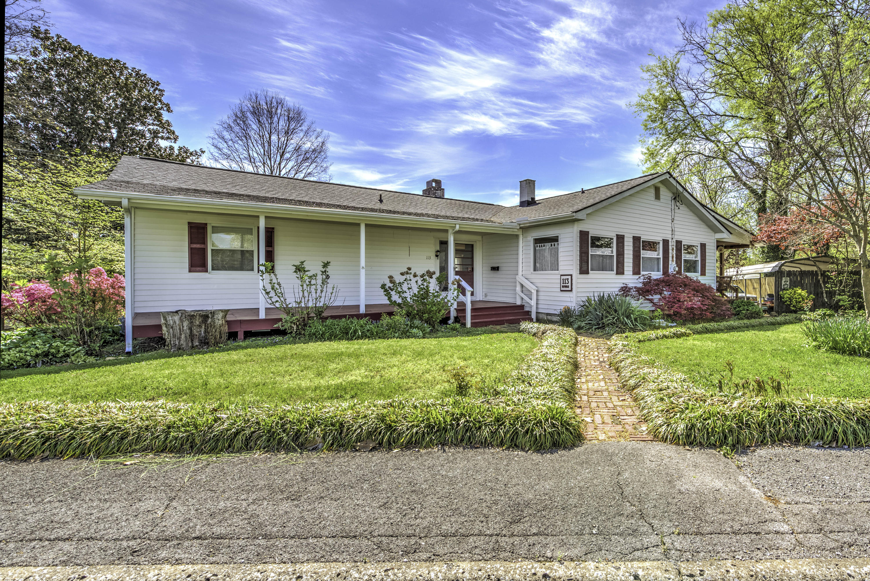 113 East Pasadena Road Oak Ridge, TN 37830 - Photo 2 of 34 2