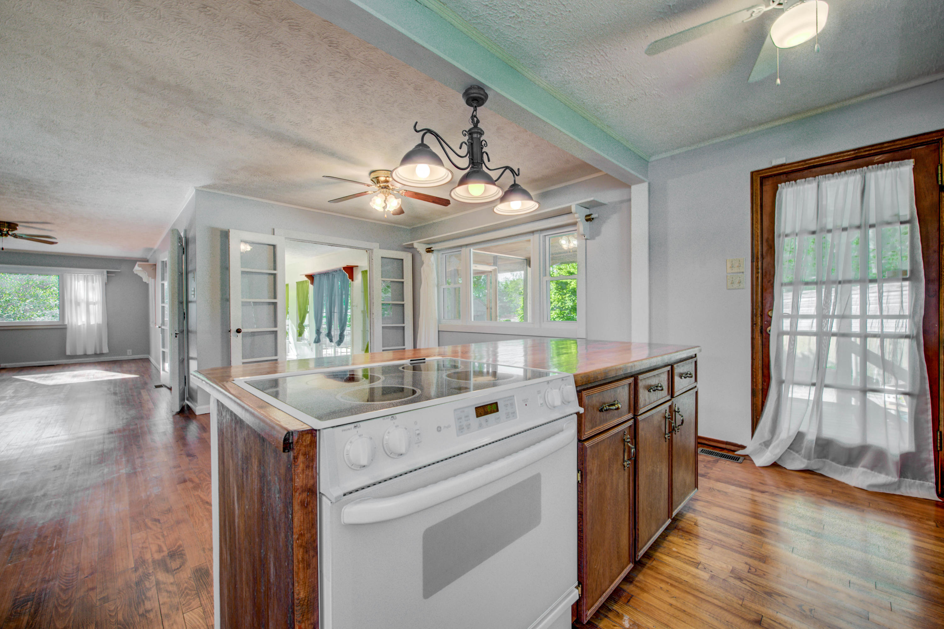 113 East Pasadena Road Oak Ridge, TN 37830 - Photo 13 of 34 13