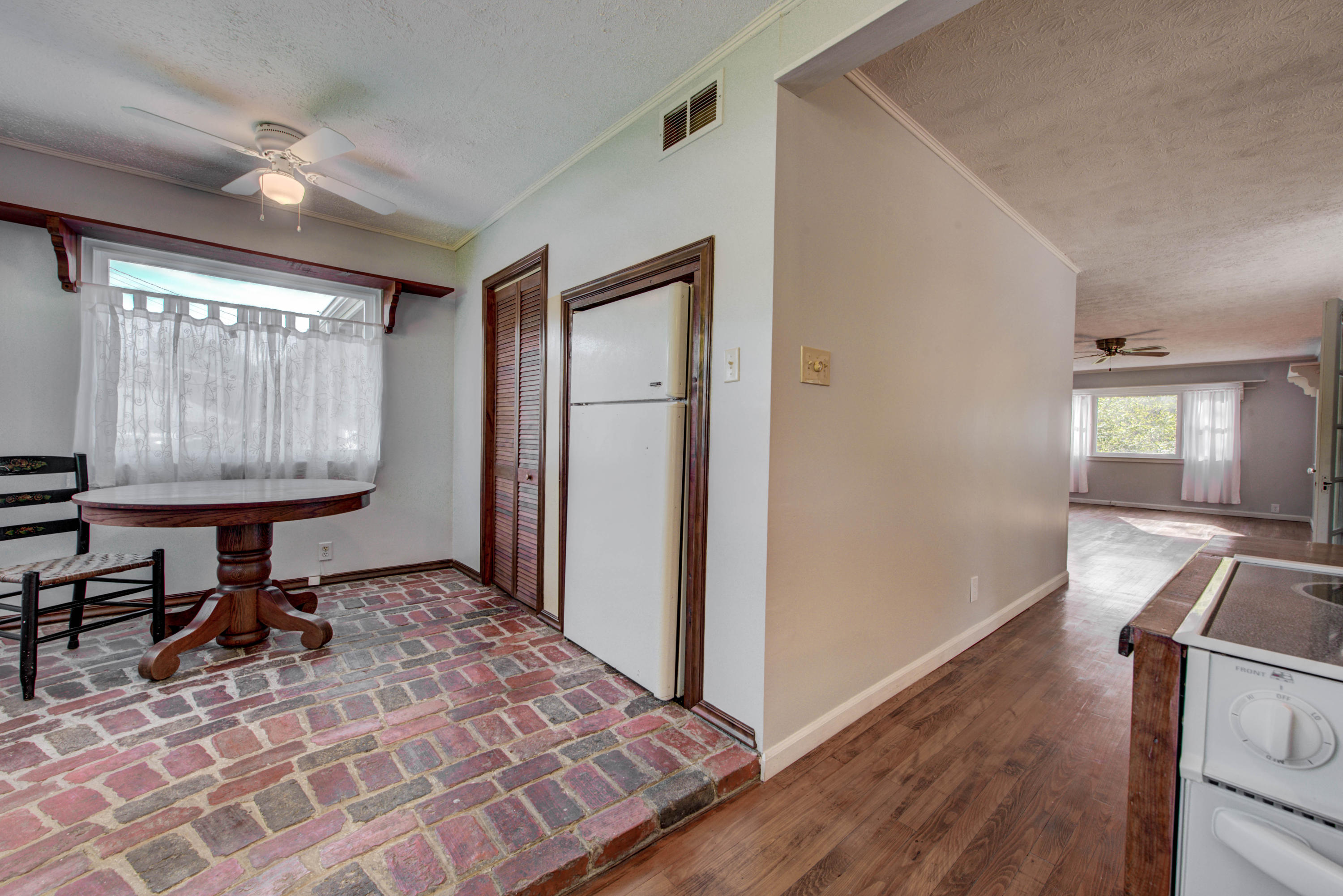 113 East Pasadena Road Oak Ridge, TN 37830 - Photo 16 of 34 16