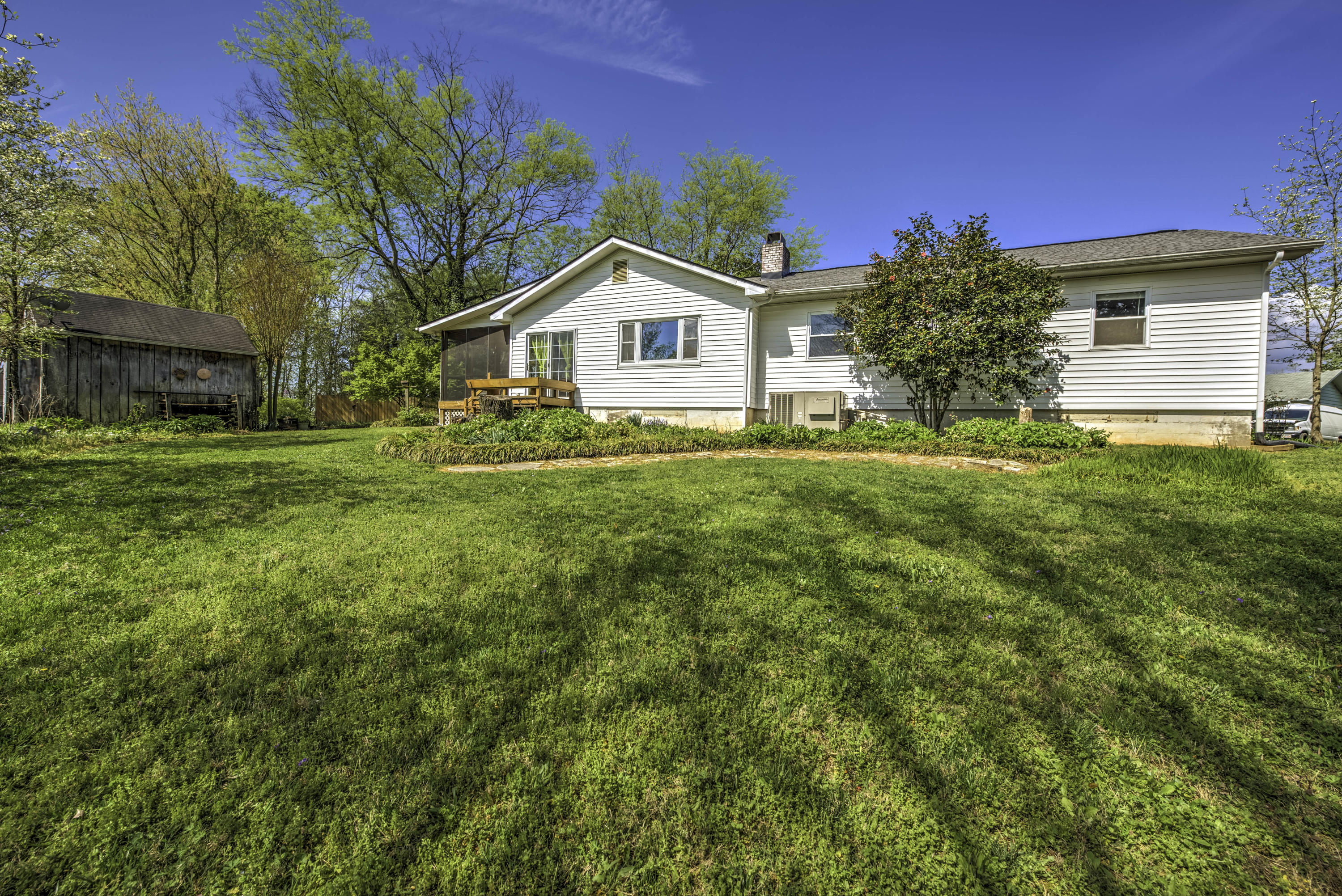 113 East Pasadena Road Oak Ridge, TN 37830 - Photo 32 of 34 32