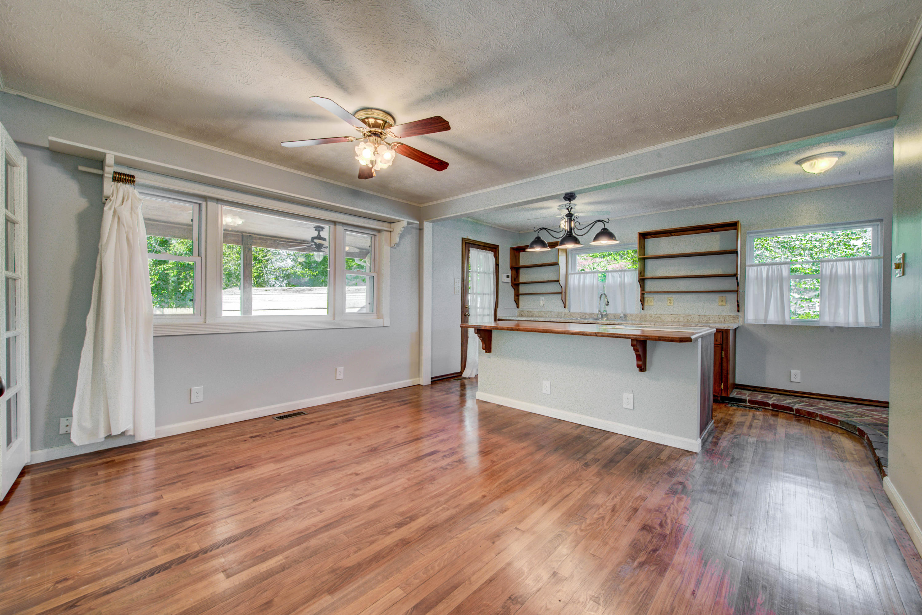 113 East Pasadena Road Oak Ridge, TN 37830 - Photo 10 of 34 10