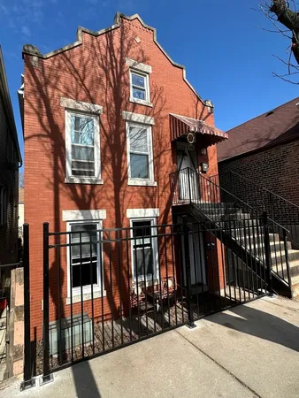 $810,000 | 2142 West 18th Street, Chicago, IL 60608