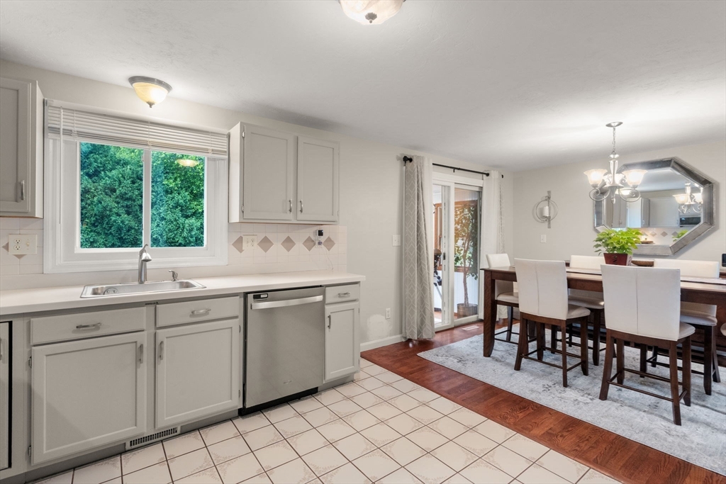 42 Fern Road Holbrook, MA 02343 - Photo 9 of 36