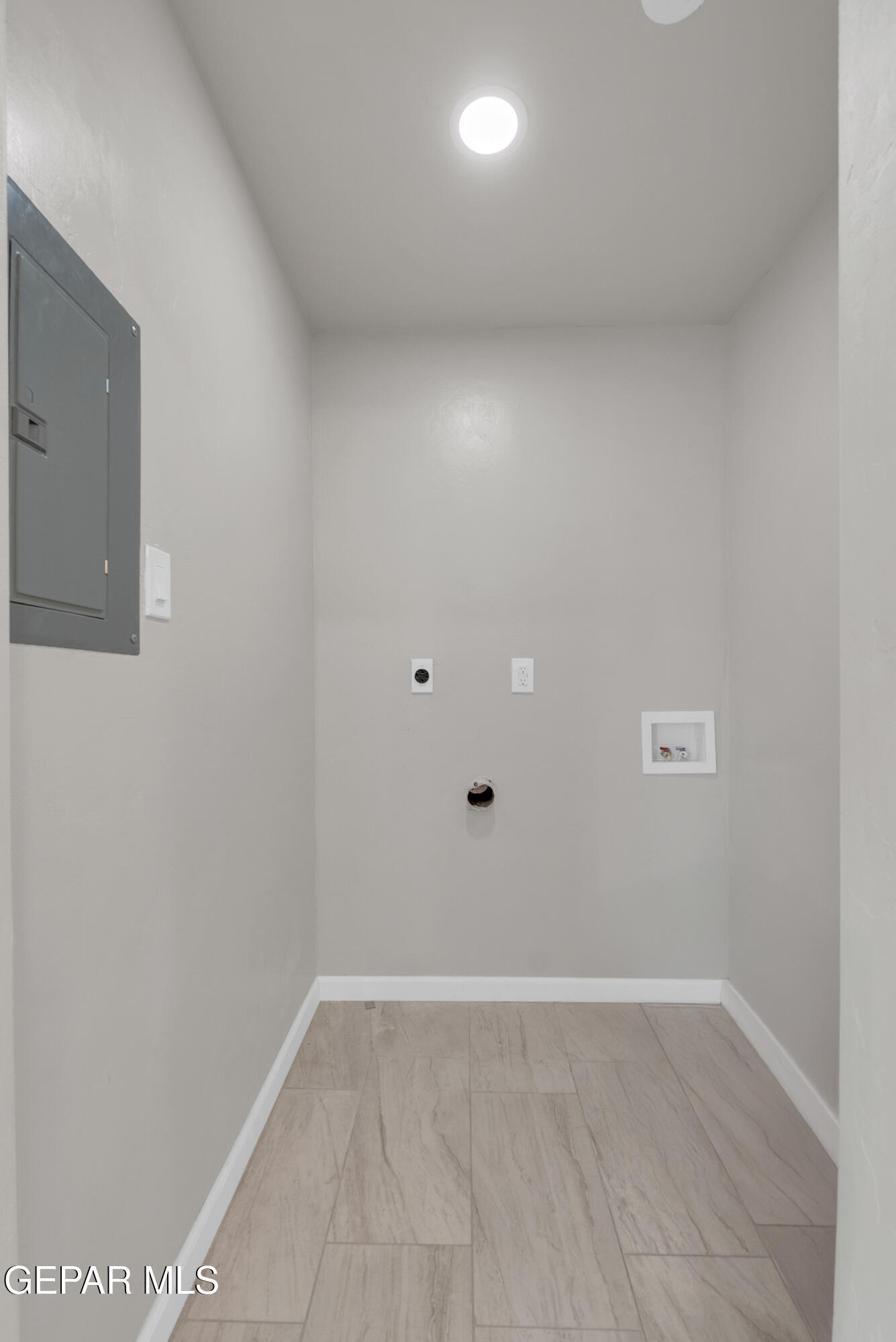 10141 Alcan Street El Paso, TX 79924 - Photo 25 of 49 a view of an empty room