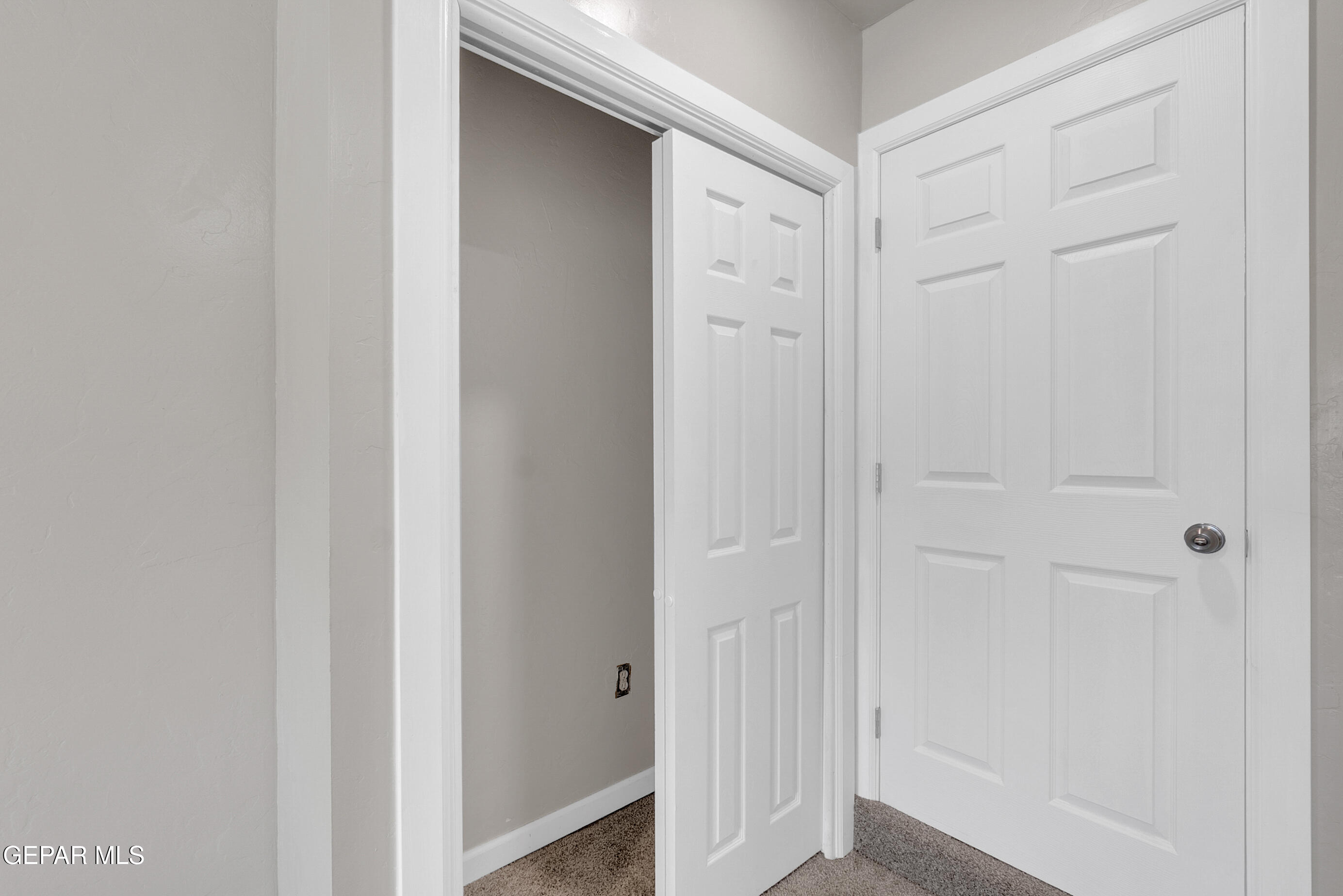 10141 Alcan Street El Paso, TX 79924 - Photo 34 of 49 a view of a hallway