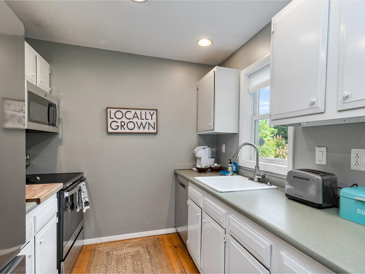 232 Lefebvre Lane Williston, VT 05495 - Photo 12 of 41