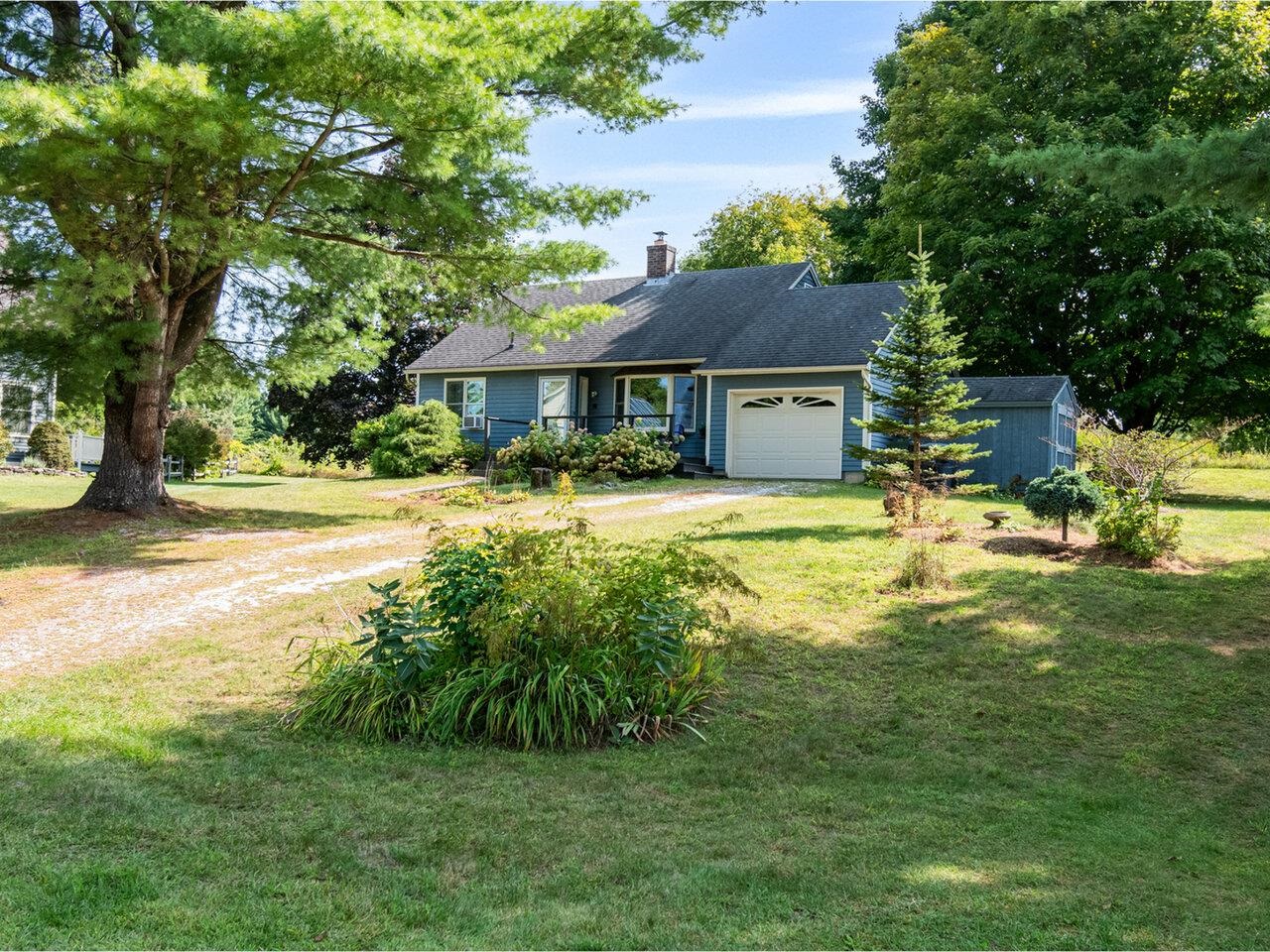 232 Lefebvre Lane Williston, VT 05495 - Photo 2 of 41