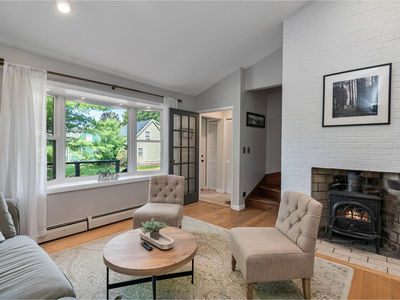 232 Lefebvre Lane Williston, VT 05495 - Photo 4 of 41