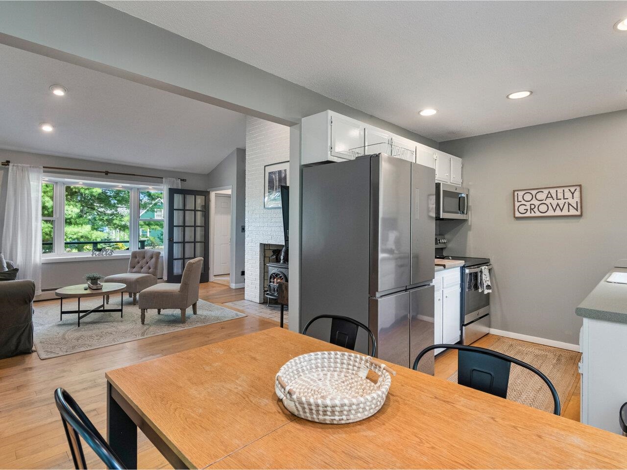 232 Lefebvre Lane Williston, VT 05495 - Photo 7 of 41