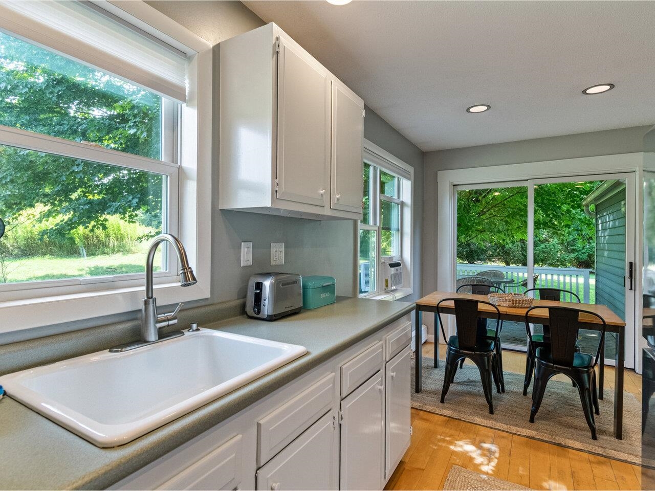 232 Lefebvre Lane Williston, VT 05495 - Photo 10 of 41