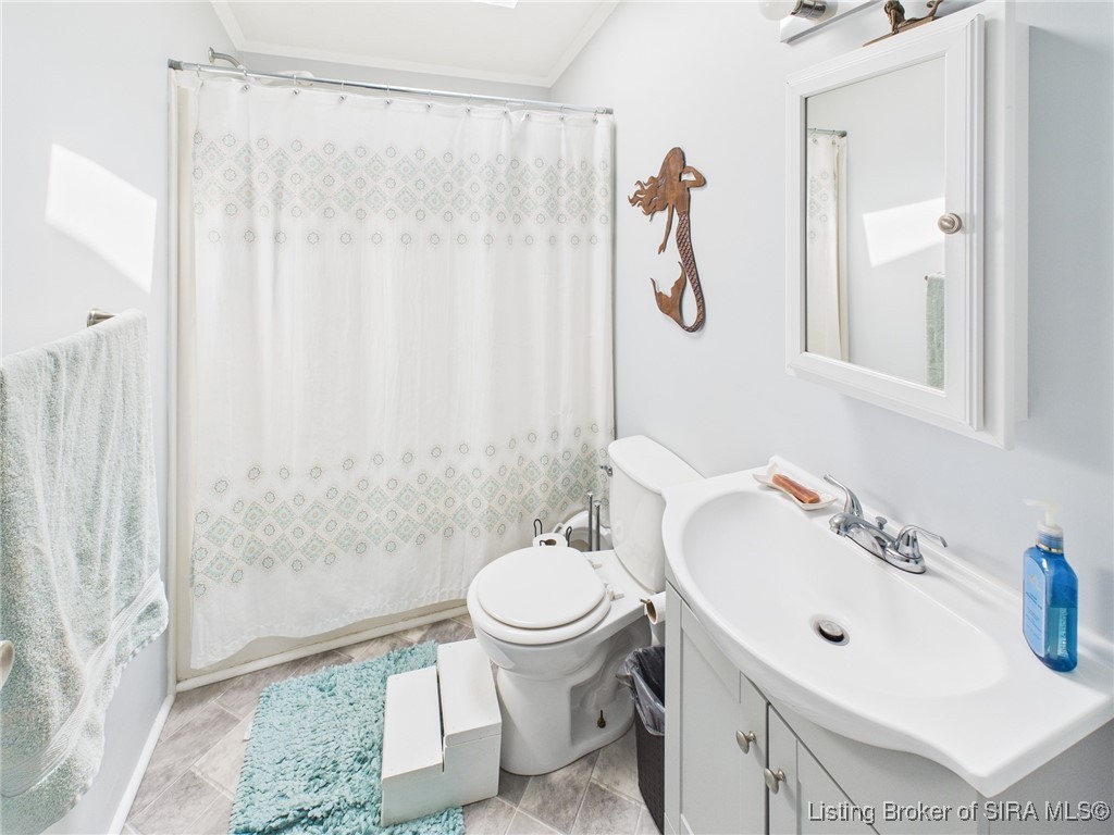 533 Rabbitsville Road Mitchell, IN 47446 - Photo 19 of 29 Full Bathroom