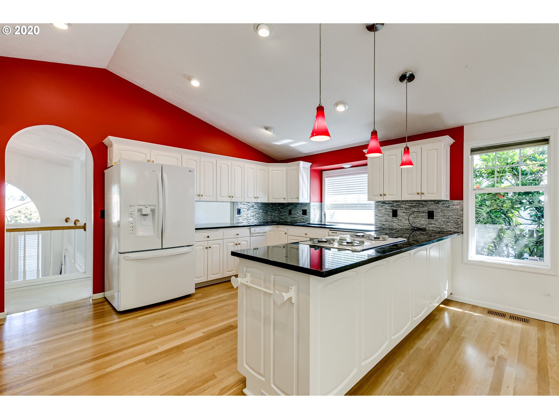 2150 Ridgeway Drive Eugene, OR 97401 - Photo 2 of 22 Gallery Image 2