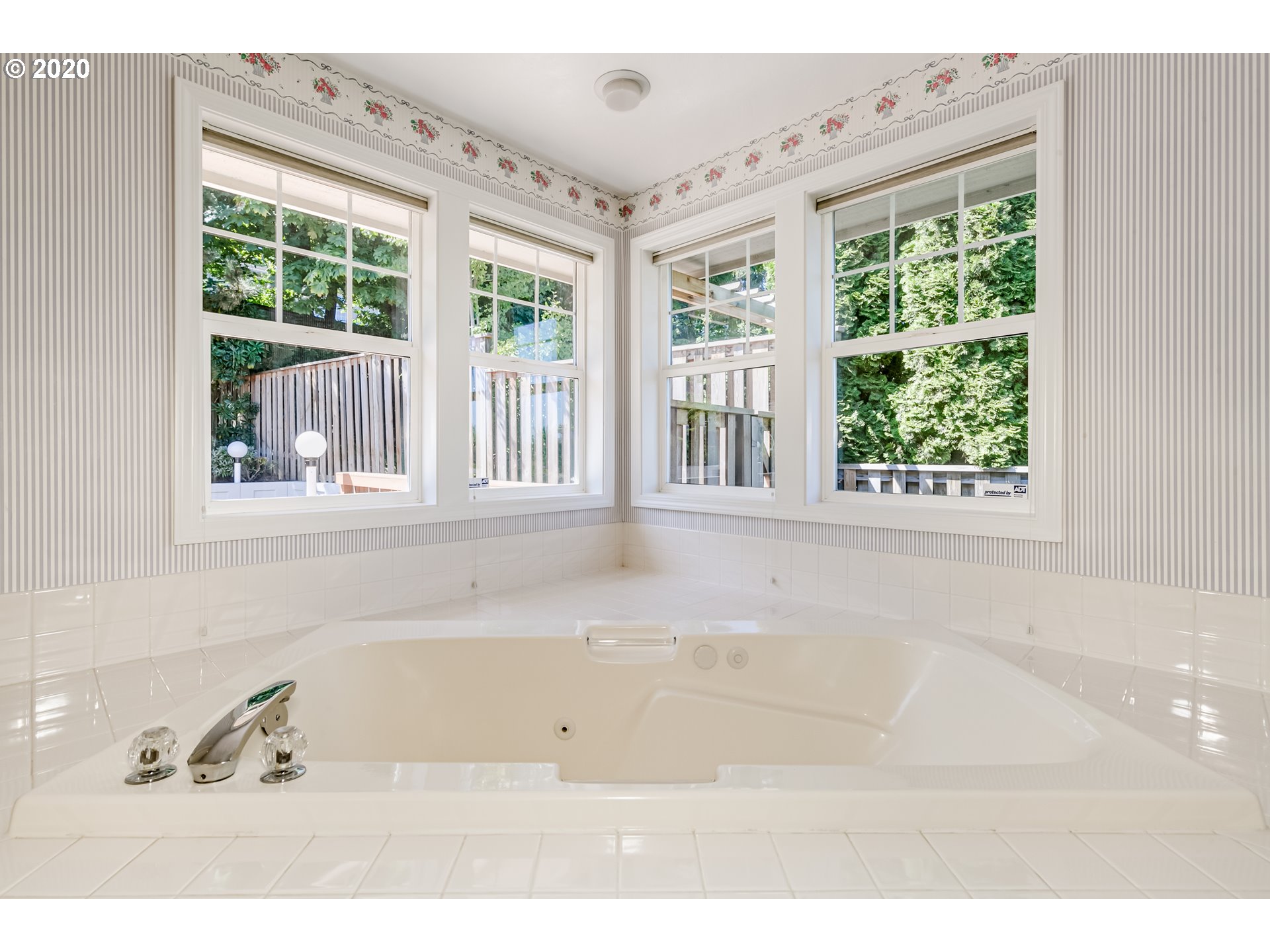 2150 Ridgeway Drive Eugene, OR 97401 - Photo 11 of 22 Gallery Image 11
