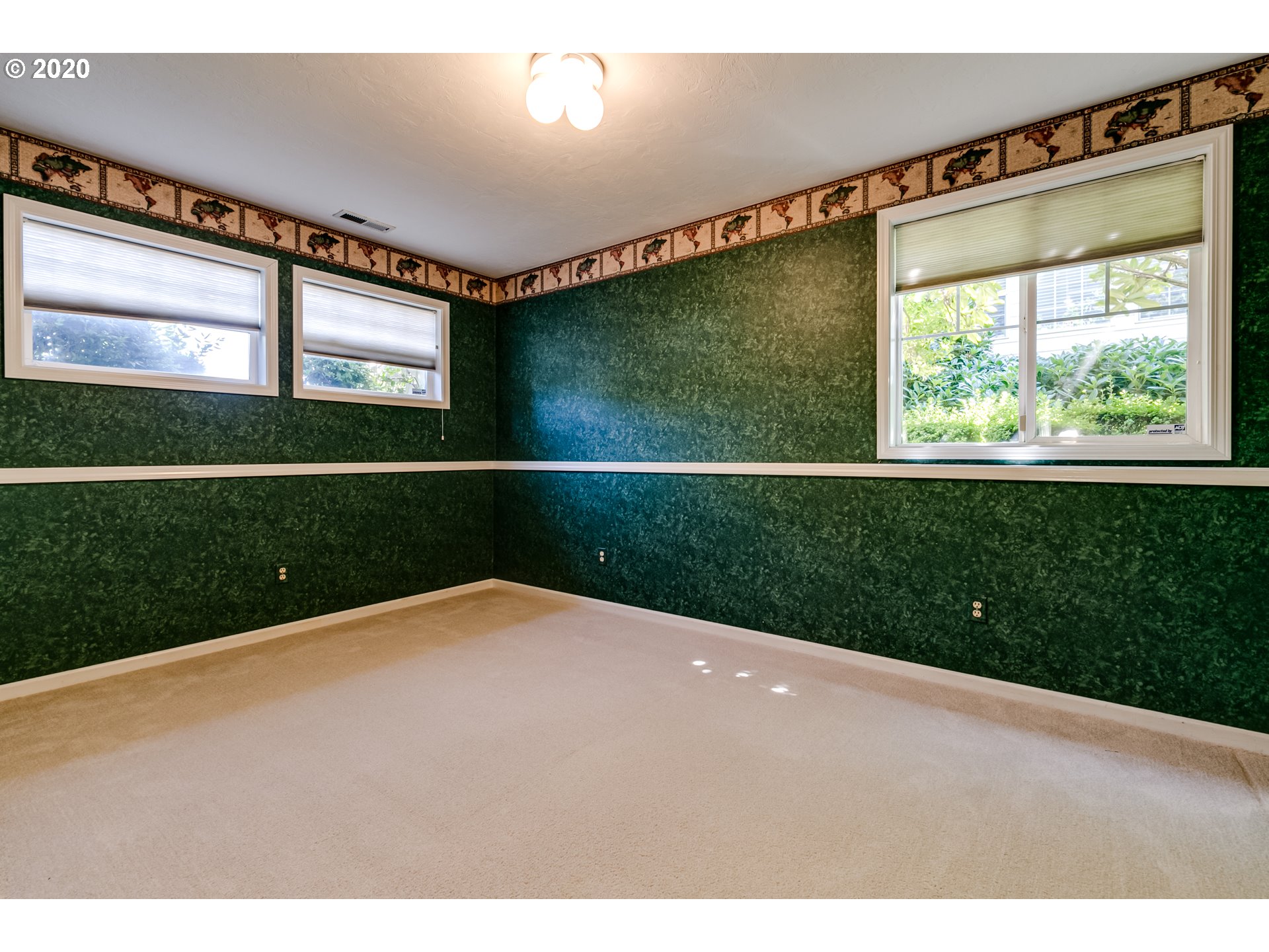 2150 Ridgeway Drive Eugene, OR 97401 - Photo 15 of 22 Gallery Image 15