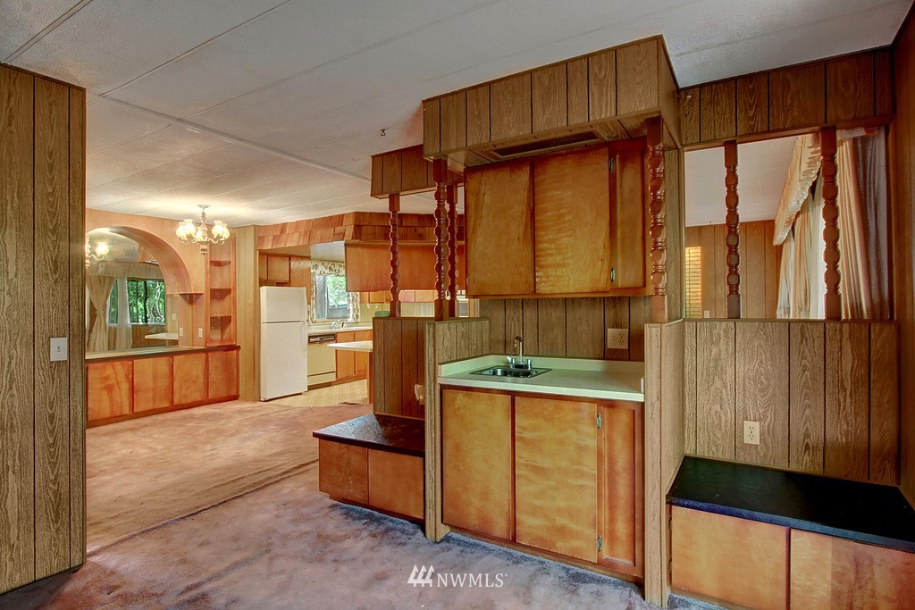 19237 127th Avenue Northeast Bothell, WA 98011 - Photo 4 of 10 Gallery Image 4