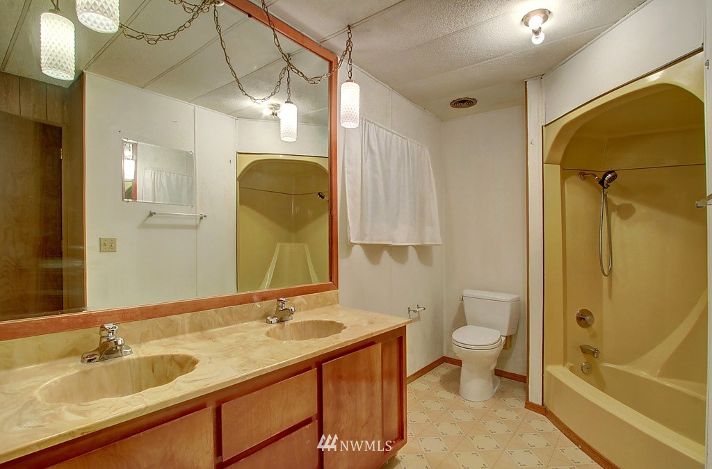 19237 127th Avenue Northeast Bothell, WA 98011 - Photo 6 of 10 Gallery Image 6