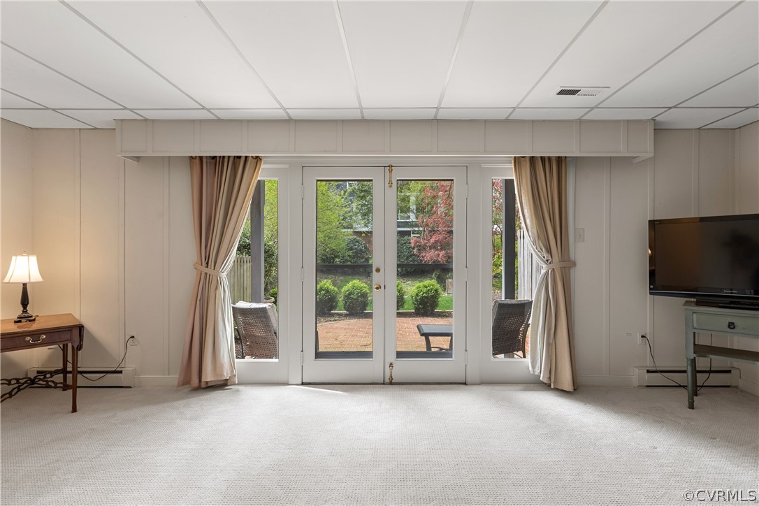 300 North Ridge Road, Unit 33 Henrico, VA 23229 - Photo 23 of 40 a view of a livingroom with workspace and a window
