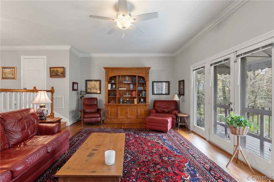 300 North Ridge Road, Unit 33 Henrico, VA 23229 - Photo 8 of 40 a living room with furniture and a rug