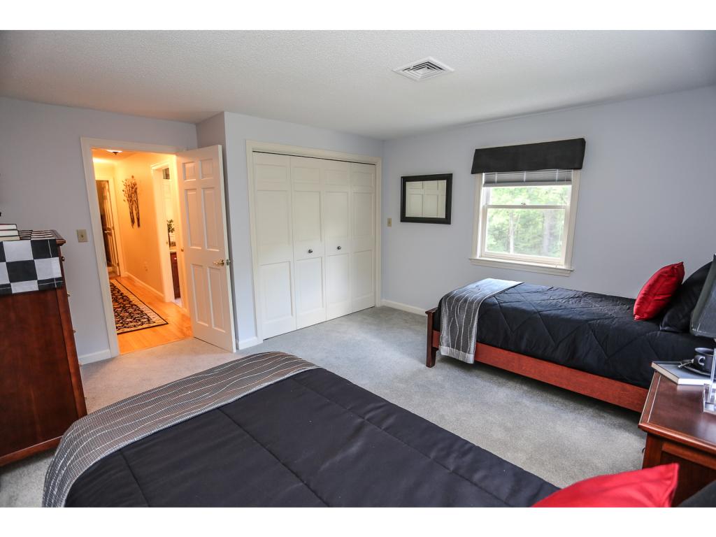 17 Mont Vernon Road Amherst, NH 03031 - Photo 33 of 36