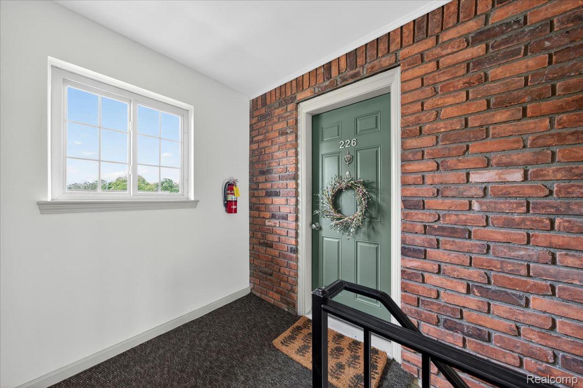 454 Romeo Road, Unit 226 Rochester, MI 48307 - Photo 6 of 26 Property entrance