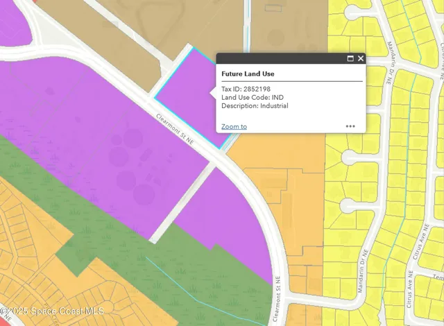 a view of a tennis court