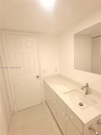 $2,200 | 7208 Fairway Drive, Unit I20, Miami Lakes, FL 33014