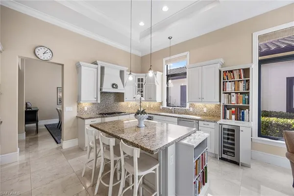 $2,950,000 | 2277 Residence Circle, Naples, FL 34105