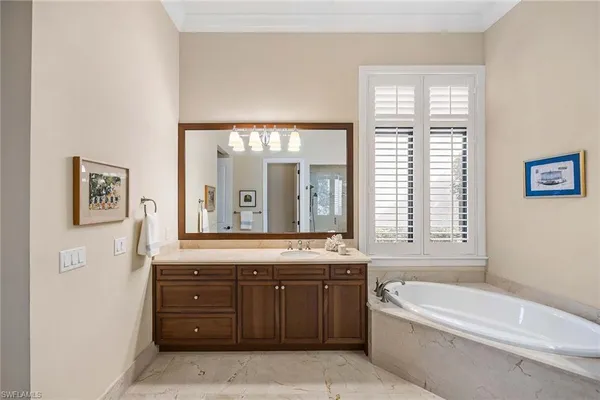 $2,950,000 | 2277 Residence Circle, Naples, FL 34105