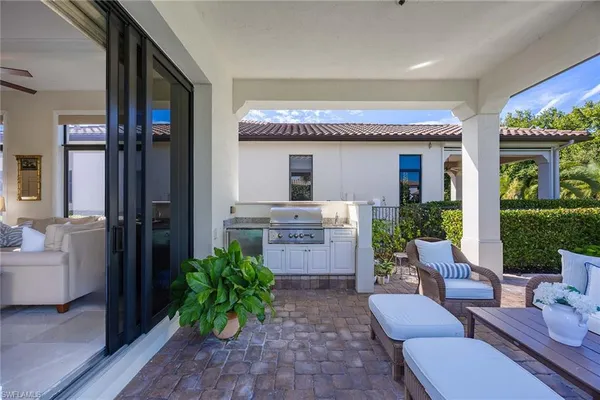 $2,950,000 | 2277 Residence Circle, Naples, FL 34105