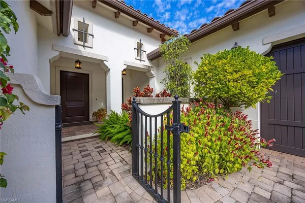 $2,950,000 | 2277 Residence Circle, Naples, FL 34105