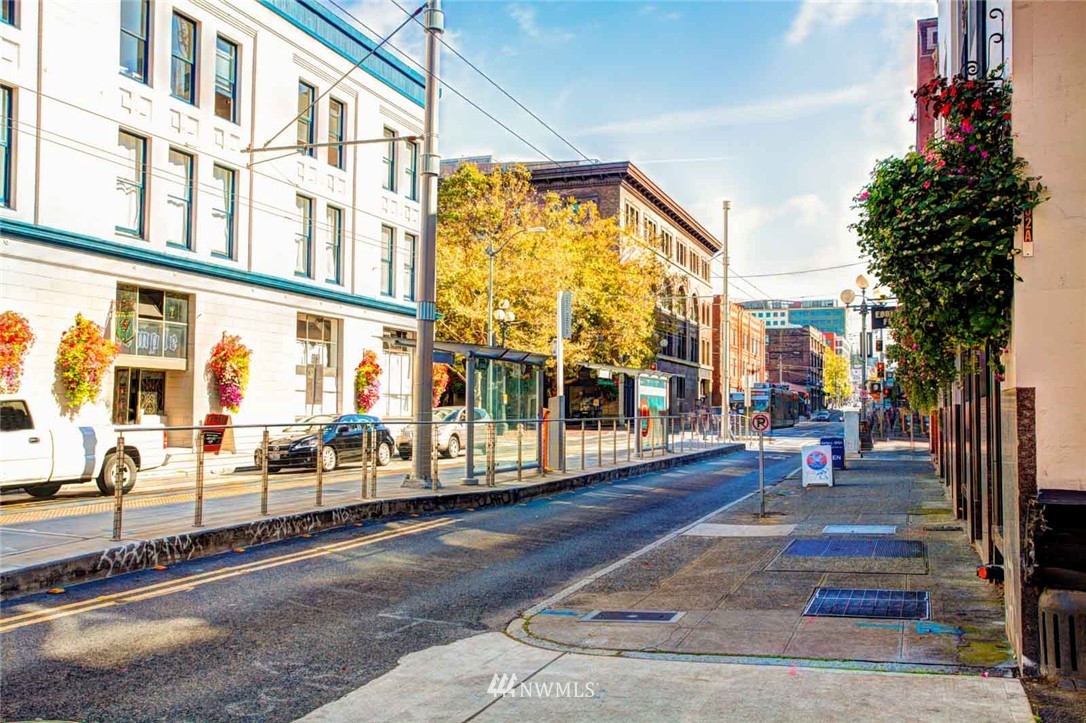 526 1st Avenue South, Unit 203 Seattle, WA 98104 - Photo 18 of 20