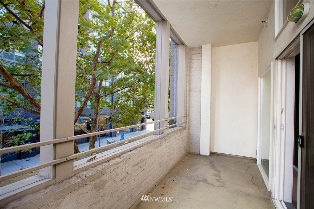 526 1st Avenue South, Unit 203 Seattle, WA 98104 - Photo 4 of 20