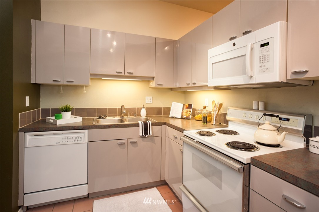 526 1st Avenue South, Unit 203 Seattle, WA 98104 - Photo 9 of 20