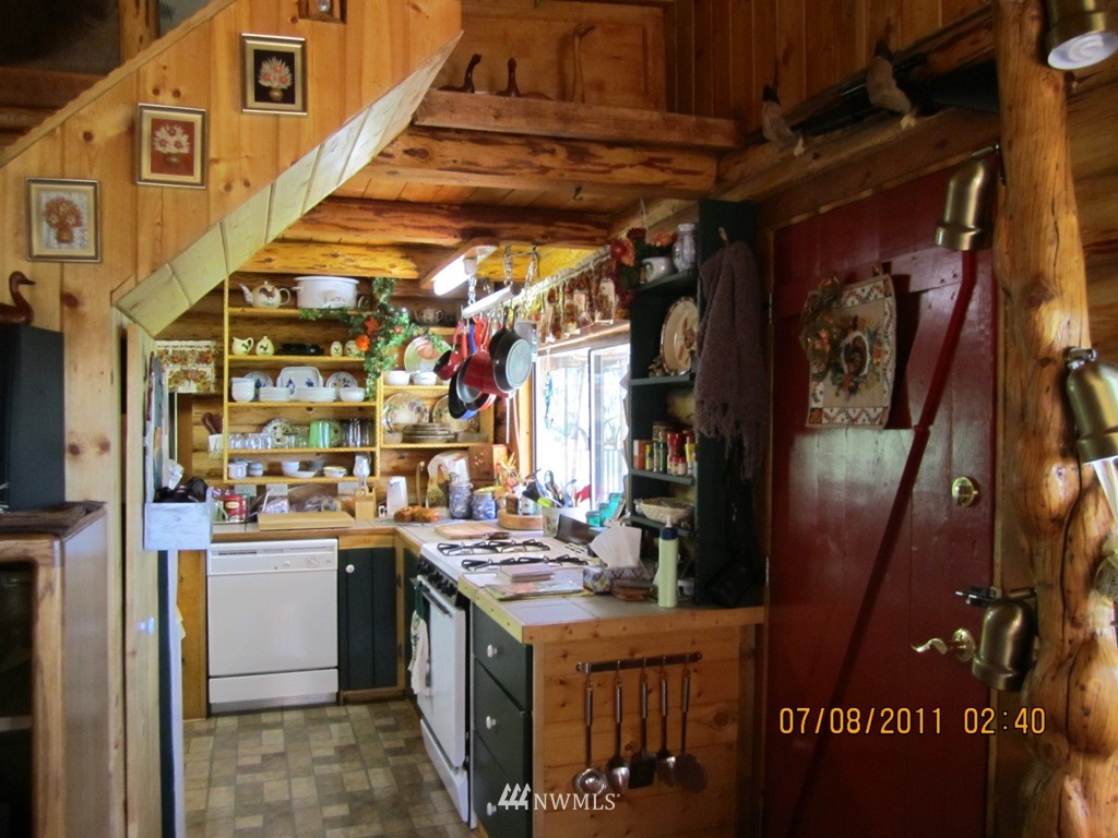 7 Trapline Loop Road Oroville, WA 98844 - Photo 12 of 14